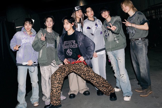 @vatmanscatwoman tweet media