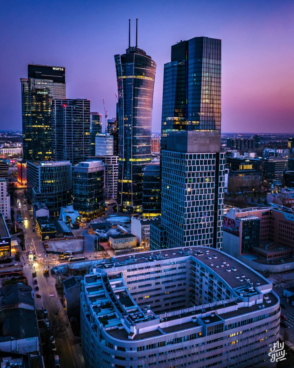 as_arek's tweet photo. Kolory … 😍
#mrflyguy #warszawa #poland #warsaw #dronephotography https://t.co/7iaUw2QD2X