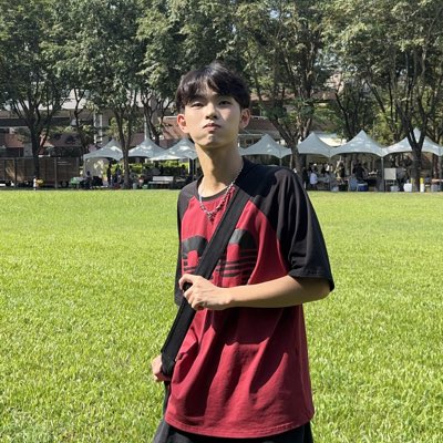 小藍莓19y tweet media