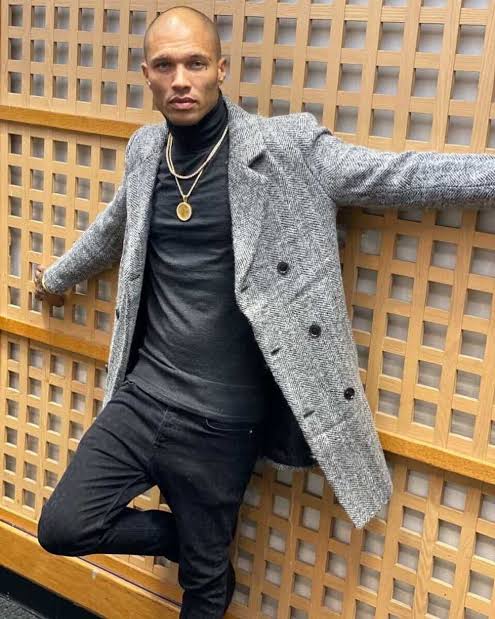 Meet Jeremy Meeks. The man whose good looks transformed his life for the better.

He is an ex gangster whose mugshot went viral in 2014 earning him a lot of female fans and the nickname "The Hot Felon". 

Funny thing is that he was incarcerated when fame found him. But despite