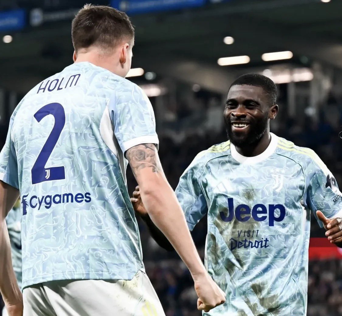 Romina 🤍🖤 tweet media