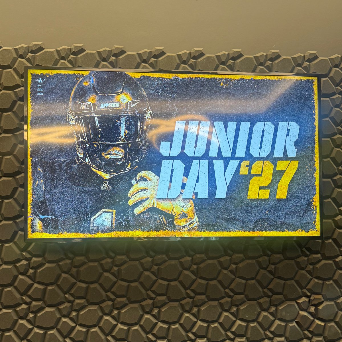 Great experience today at <a href="/AppState_FB/">App State Football</a> Thank you <a href="/Dowell_Loggains/">Dowell Loggains</a> <a href="/Cfuller29Coach/">Curtis L. Fuller</a> <a href="/Aaron_Fierbaugh/">Aaron Fierbaugh</a> <a href="/hodge_grier/">Grier Hodge</a> and the entire coaching staff for the hospitality and valuable insight. 
DB/WR | Class of 2027 #ATH
<a href="/AppFBRecruiting/">App State Football Recruiting</a> <a href="/WestonScambler/">AppStateNews</a>  <a href="/RHHSBearcatsFB/">Rock Hill Football</a> <a href="/BoulwareLeon/">Coach Boulware</a>