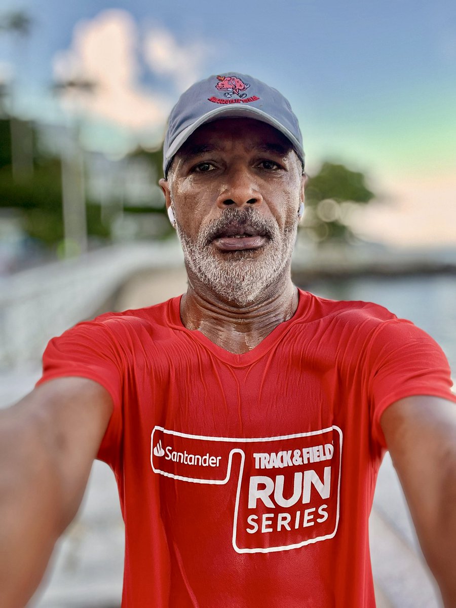 hypster_runner's tweet image. #swimbikerun #nadapedalacorre #saturdayrun #burnouteam #leagueofgarmin