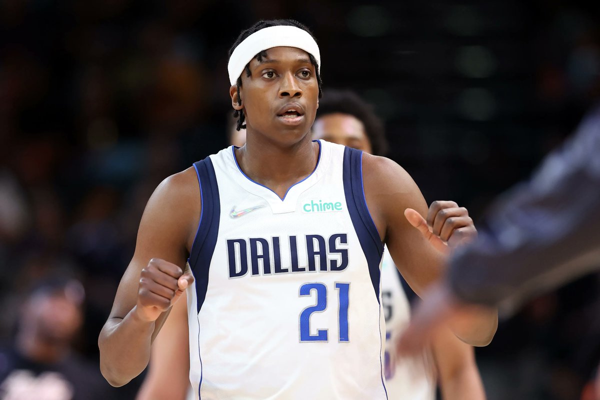 Mavs Lead tweet media