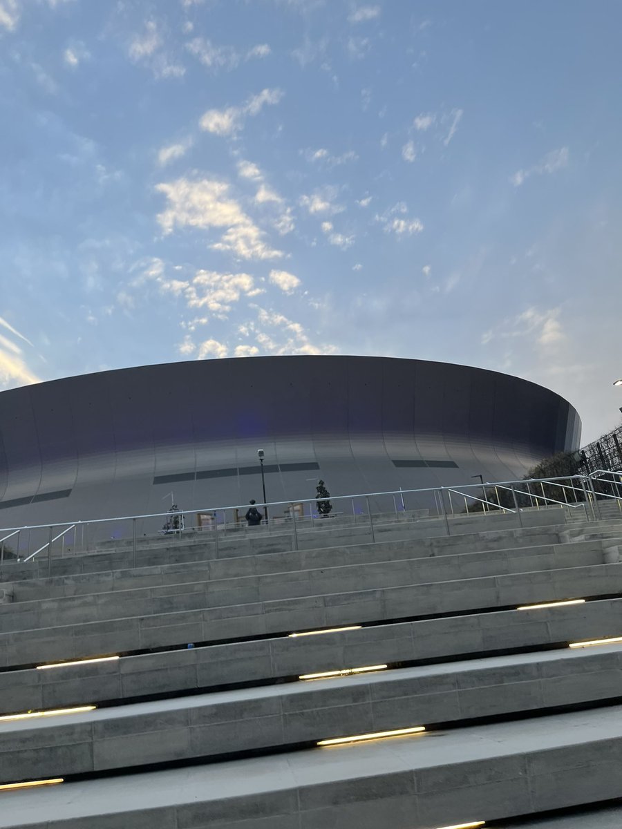 AlexTopsAll2 tweet media