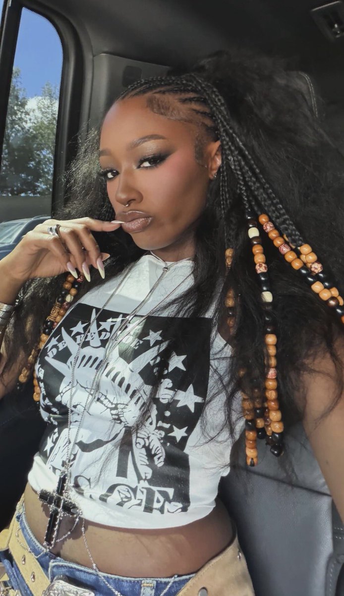 J J ੈ✩‧₊ tweet media