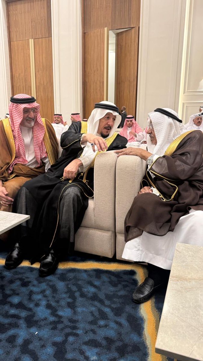 khalkhuraing's tweet photo. مع الشيخ محمدالنصبان والشيخ عبدالله ال الشيخ في حفل زواج بنت اختي كريمة الشيخ حمدبن سعيدان https://t.co/ZtYUprb7Uv