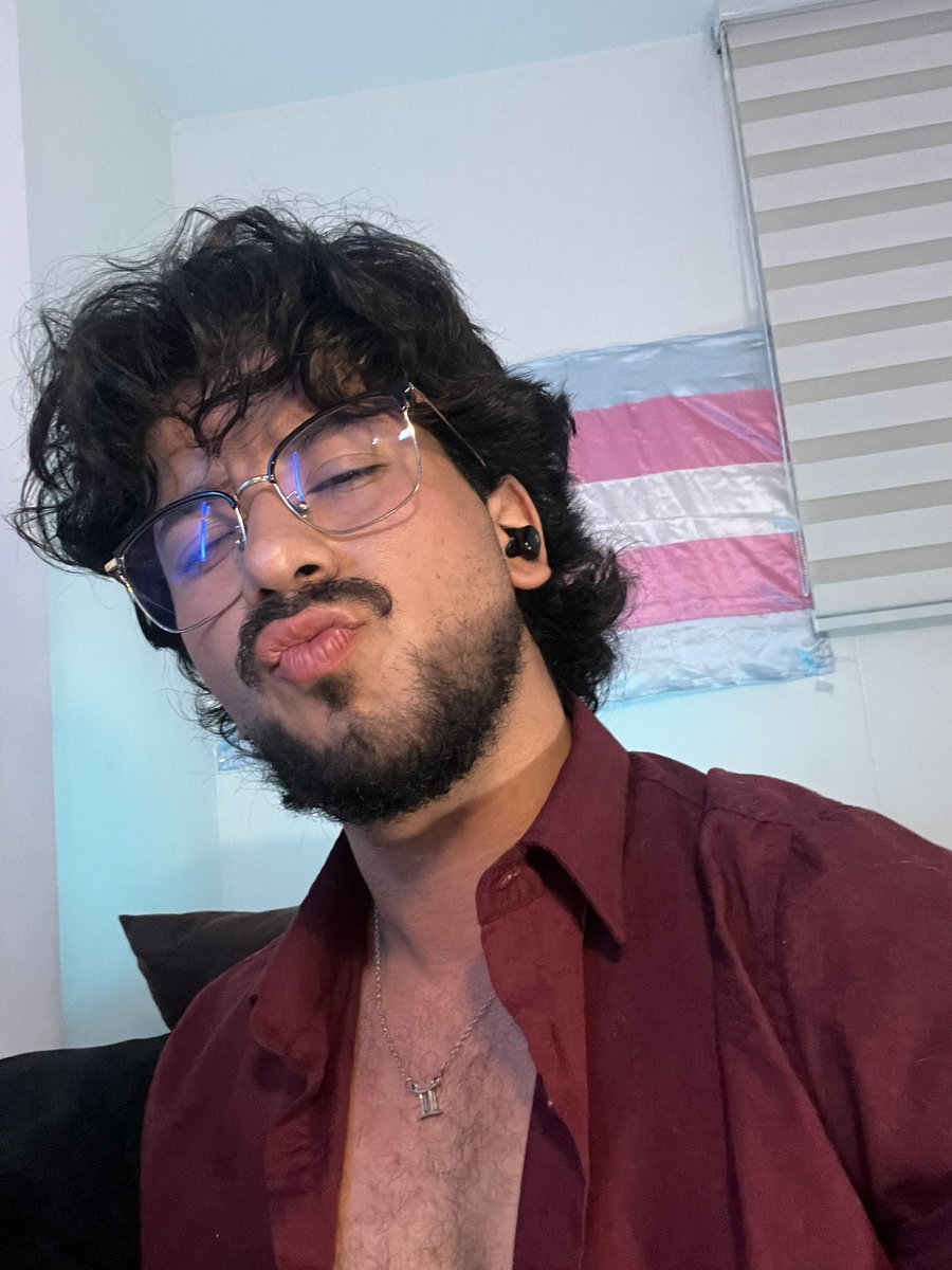 OptimuSebas's tweet photo. Increíble lo mucho que puede cambiar uno en un año si vas al gym y escuchas audios subliminales https://t.co/DUAGbfTQ5x