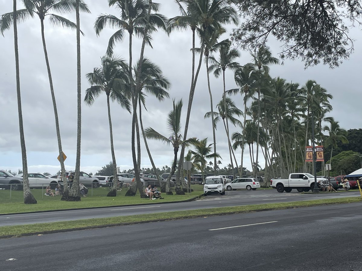 SylvieDahl's tweet image. Staked out a spot on Hilo Bayfront for the #MerrieMonarch parade. #Hilo #Hawaii