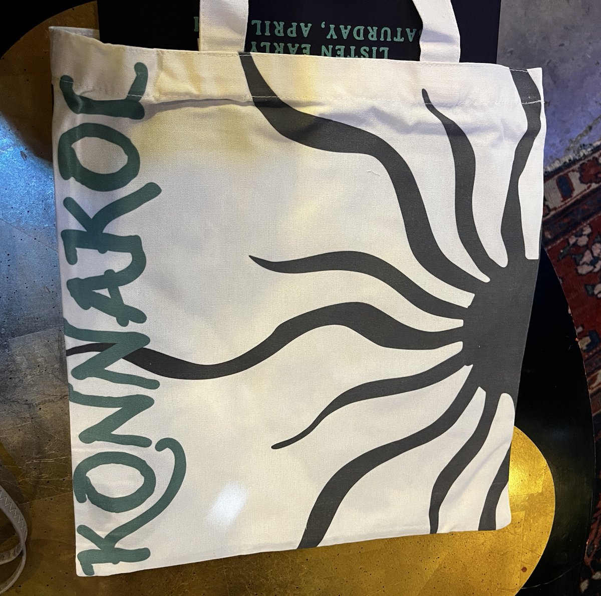 han 🍌 meeting zayn (wtf) tweet media