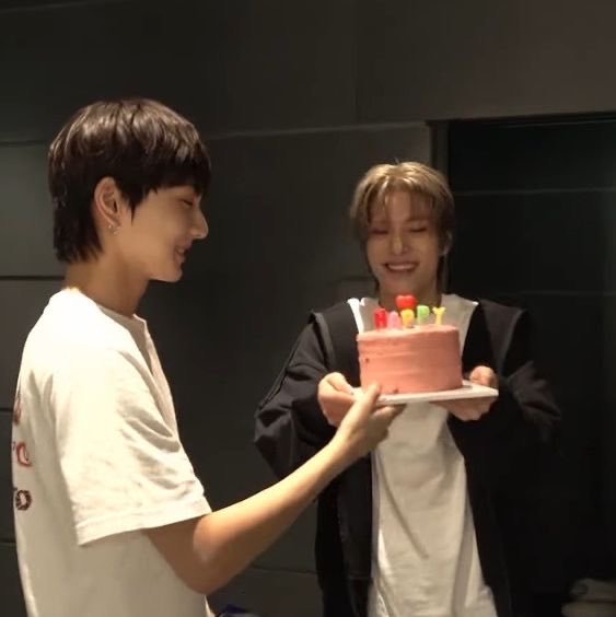 ห๋ง ♧ (slow) tweet media