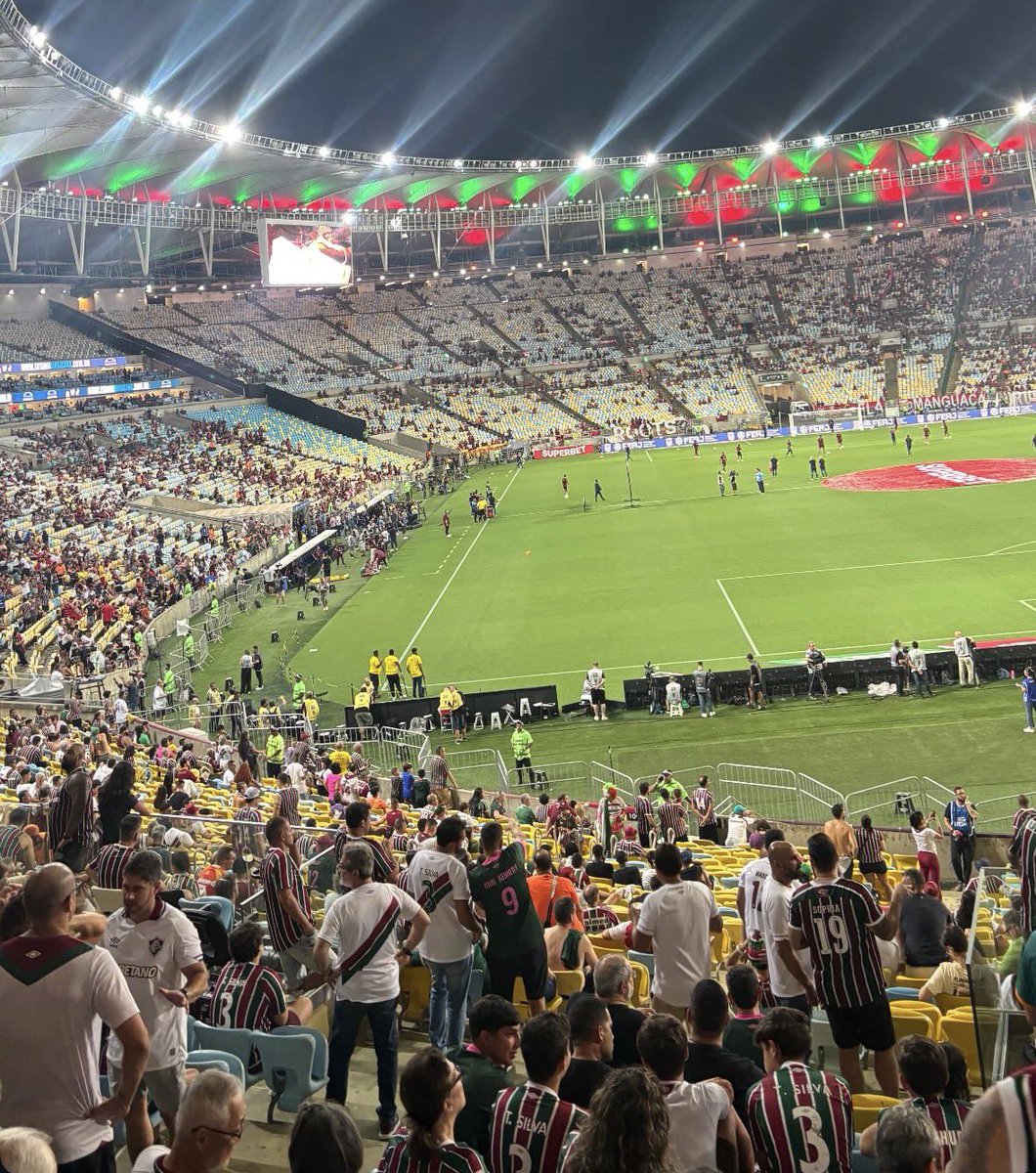 FluResenha tweet media