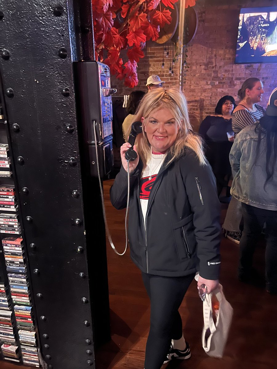 CaniacCaryn's tweet image. Need help with real estate!? Call me! #realtor #payphone