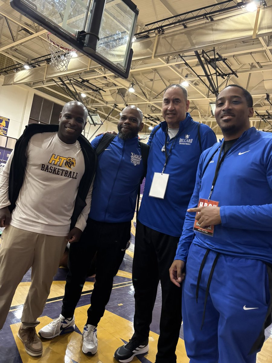 CoachJohnASmith's tweet image. Roscoe’s Chicken and Waffles -📍Long Beach, California- with Dillard University Head Coach, @JosephPPrice , Coach Mitchell @VoorheesMBball and Coach Wellington @rustmbb - On the trail working hard to strengthen our programs and the @HBCUAC conference.   #Recruiting #HBCU🏀