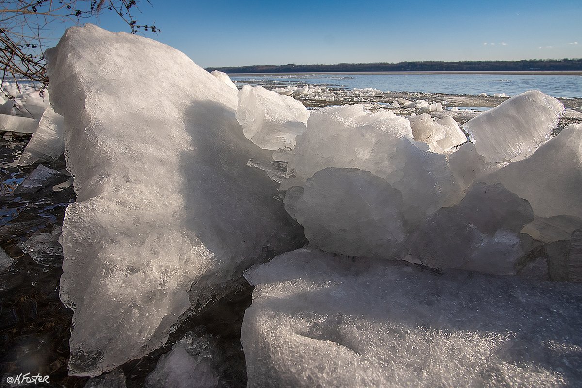 harry_fosters's tweet image. I went down to my shore this afternoon, as I knew from my #drone shot in the morning that the #ice was coming ashore not just passing by. You can see that it comes ashore with some force too, creating all kinds of nice shapes and surfaces. Hope you enjoy. #NaturePhotography
