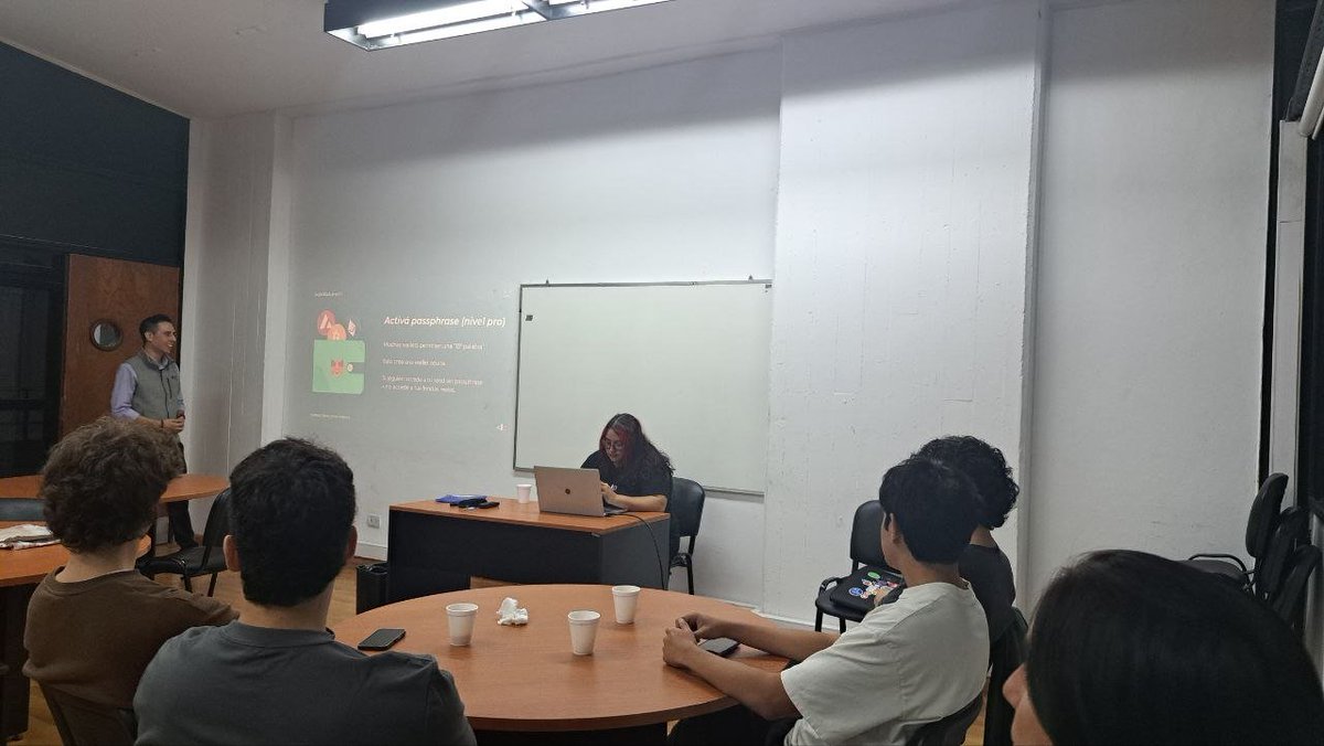 KarotLover tweet media