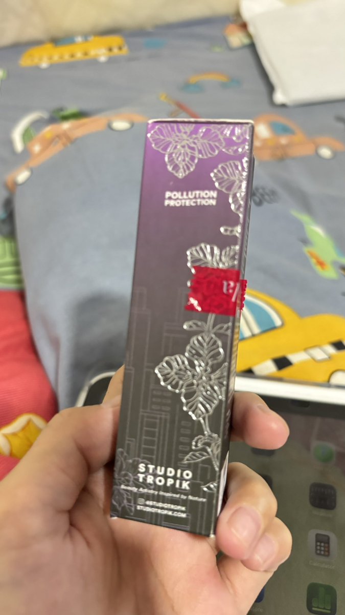 Iadyies's tweet photo. Settring spray studio tropik matte 
Di jual karena salah beli 
Dm aja untuk price nyaa 
Co by oyen 👋🏻 https://t.co/cmyAZmTt4Q