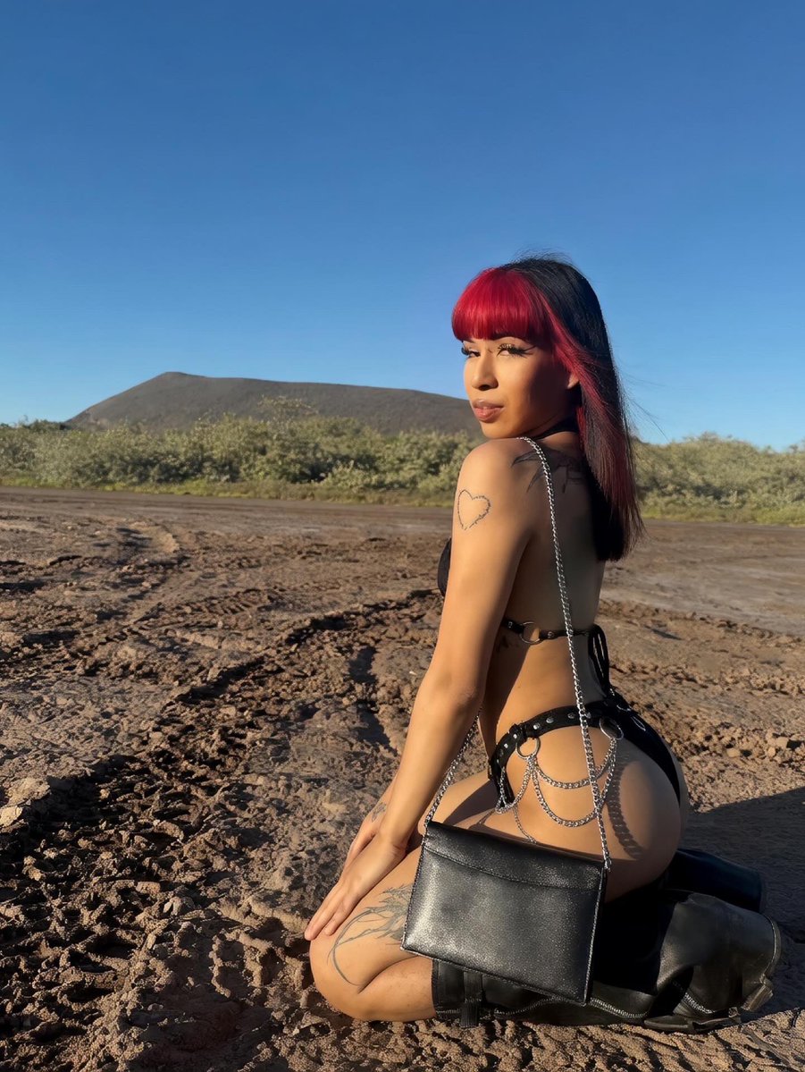 Zeli Trans tweet media