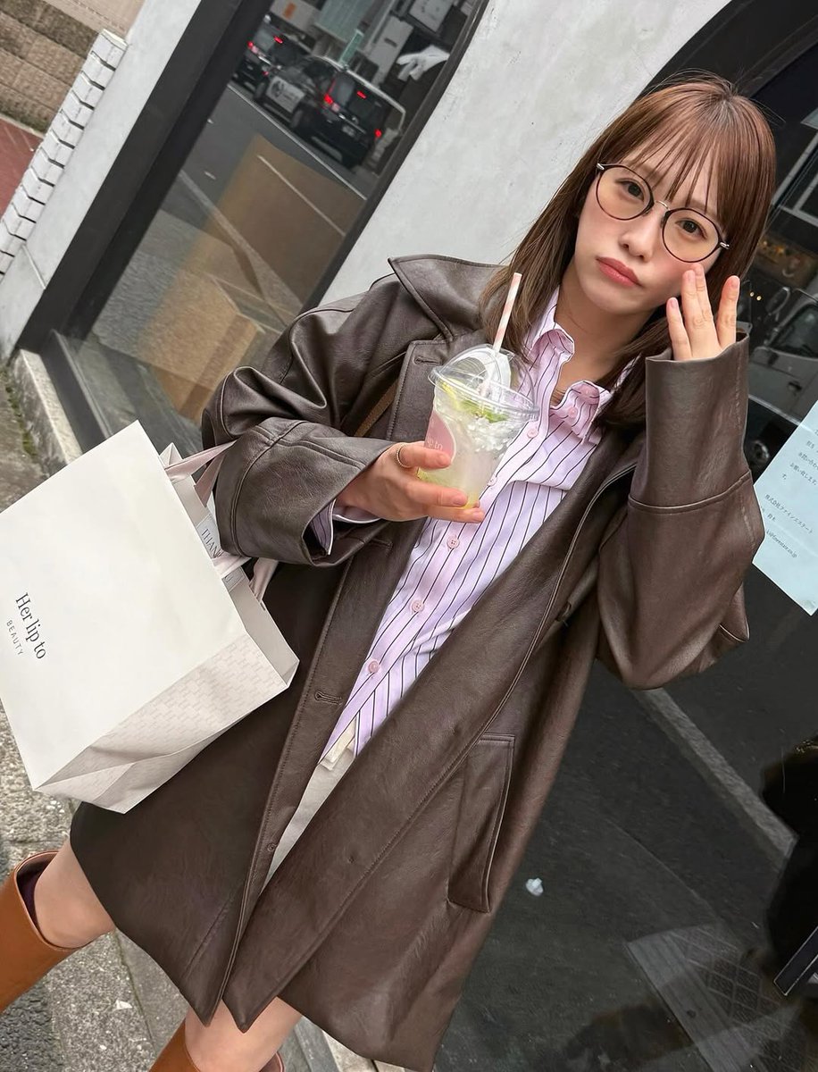 xuM3FTT4mKBDPwM's tweet image. 川栄李奈さんロングブーツ

#ブーツ #ロングブーツ #boots #レザーコート #タレント #女優 #AKB48 元