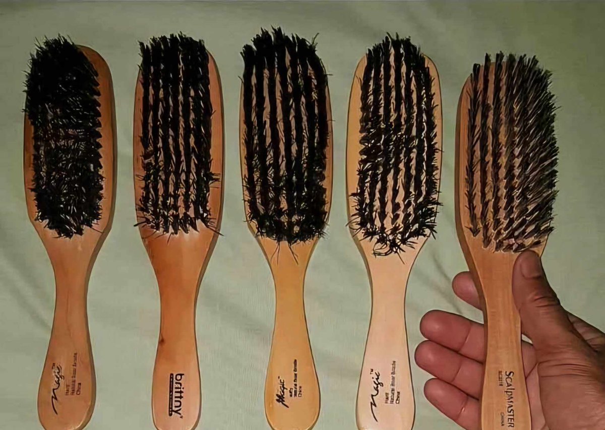 SlackazRemix's tweet image. Back when I had #waves (40% African, 40% Indian). Now I just step out the shower &amp;amp; it's either an intended curly mess or a straighten afro. Used to allow girls to 'touch' my #hair so I had brushes everywhere:

Home
Locker
Car
GF Car
GF Crib

Stopped cause my hairline was wack