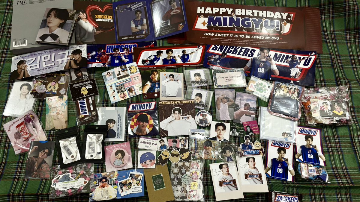 santokki17's tweet image. Thank you for the freebies,Caratdeul 🩵💖✨ 

#SnickerswithMingyu
#Philippines
#Seventeen