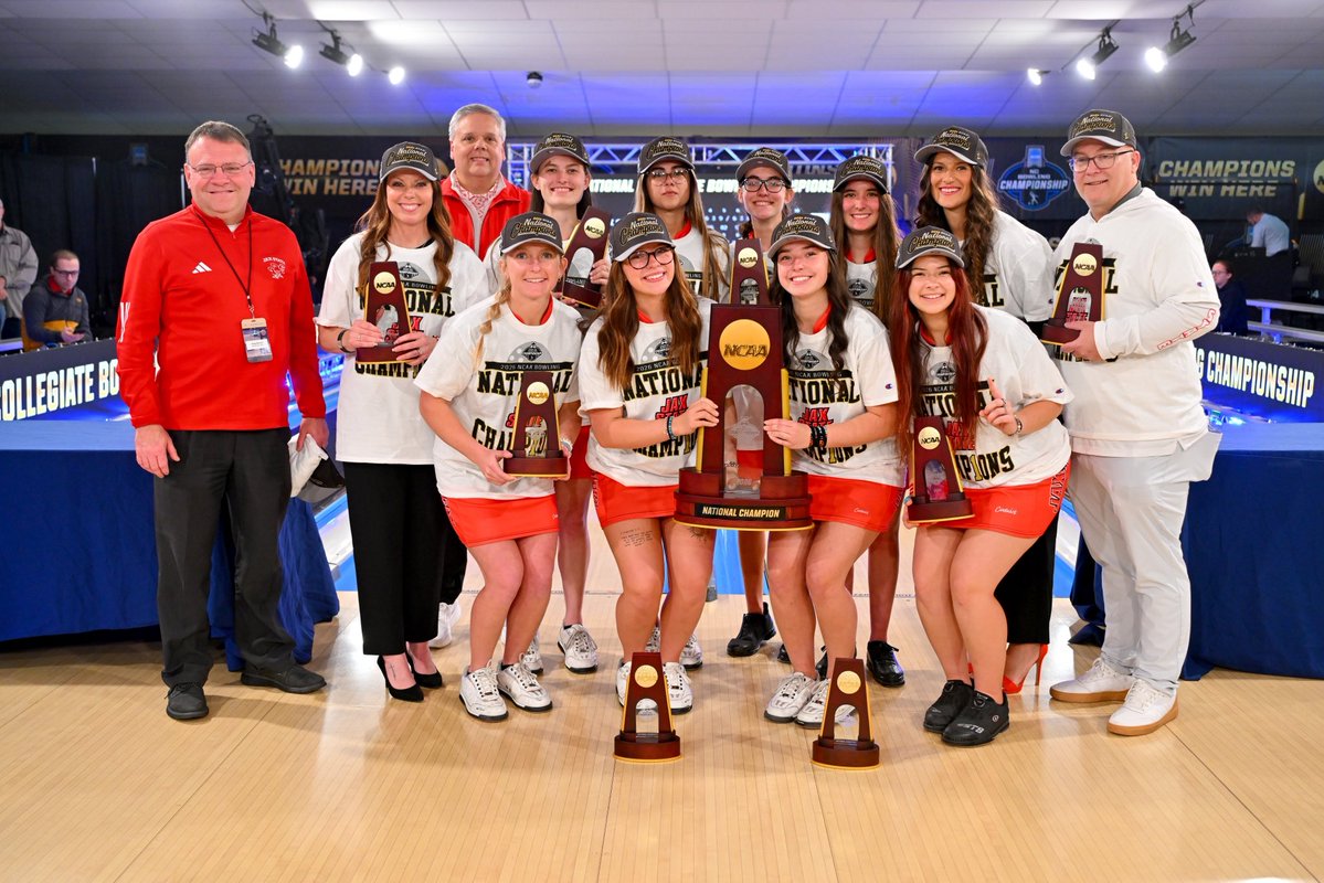 NCAA's tweet image. 🏆 NATIONAL CHAMPIONS 🏆

@jaxstatebowl wins the 2026 NC Bowling National Championship! 🎳🤩

#NCAABowl x @JSUGamecocks