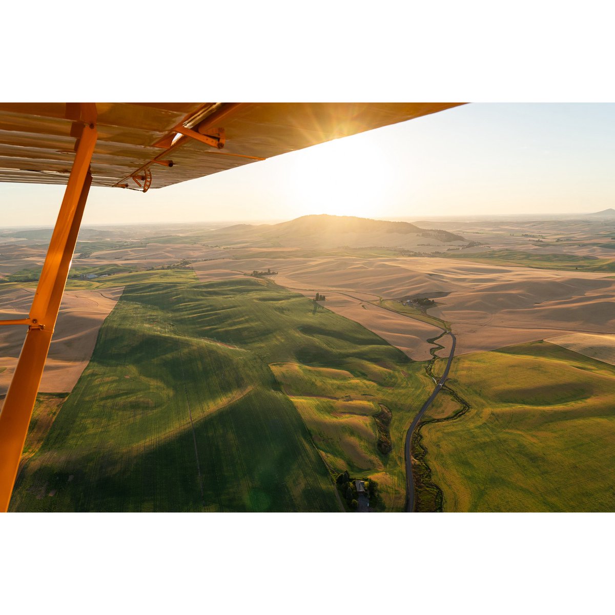 NawanontP's tweet photo. step 1: know someone with a plane

step 2: have your whole world view changed by the invention of flight https://t.co/4bUHfDNv2W