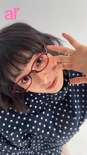 lohengrin_lud's tweet image. ◆森七菜さん、伊達メガネをかけて無邪気さ見せる◆
いつもと違った｢遊び心｣を感じさせる表情もちょっぴり新鮮でいいですね👍 
#森七菜 #ar @ar_mesugirl