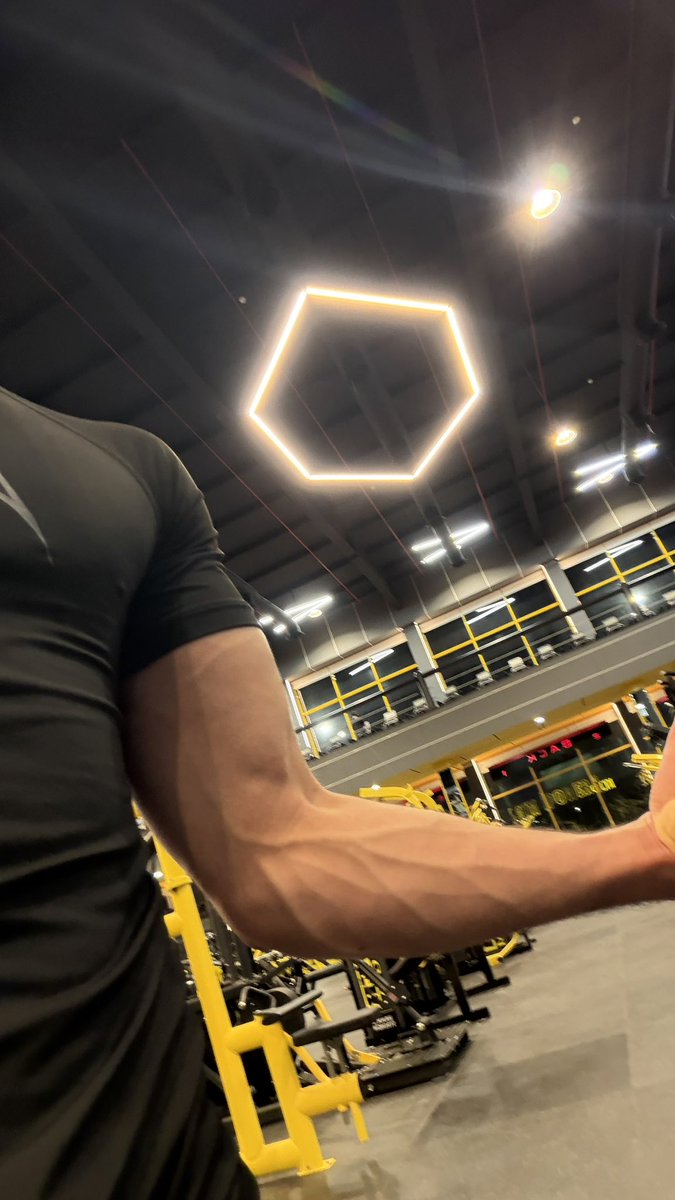 رضا ⚡️ tweet media