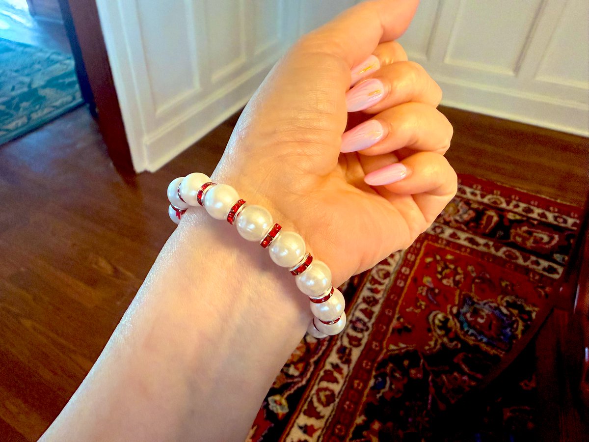 Sarah Jones tweet media