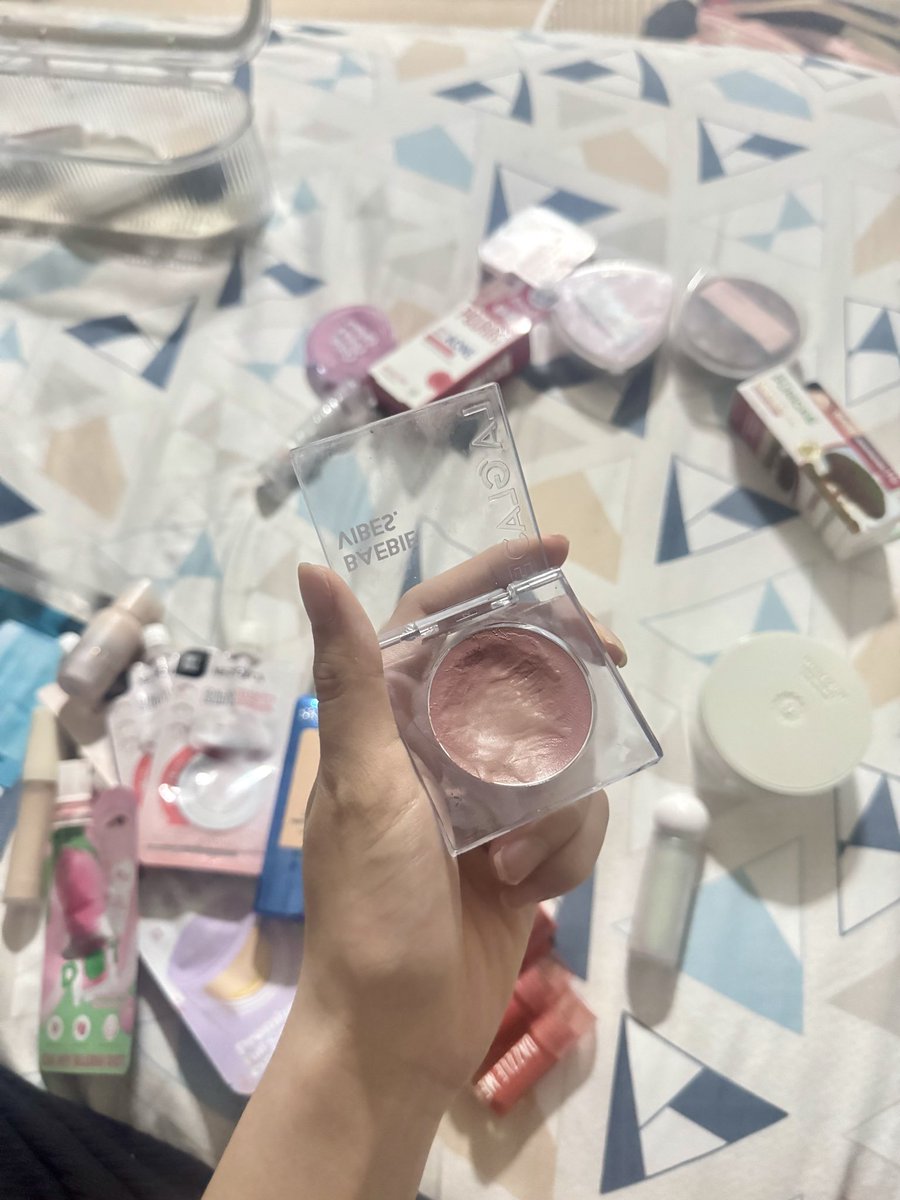 โล๊ะของ ส่งต่อ 💗 tweet media