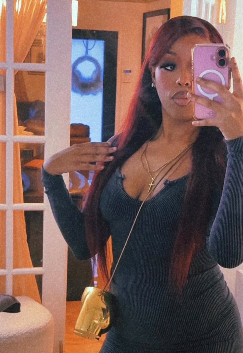 💋 tweet media