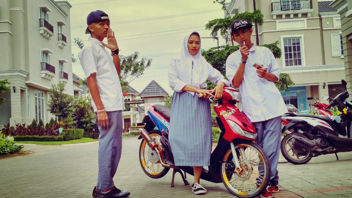 bingungtrs_'s tweet image. omg 2015..