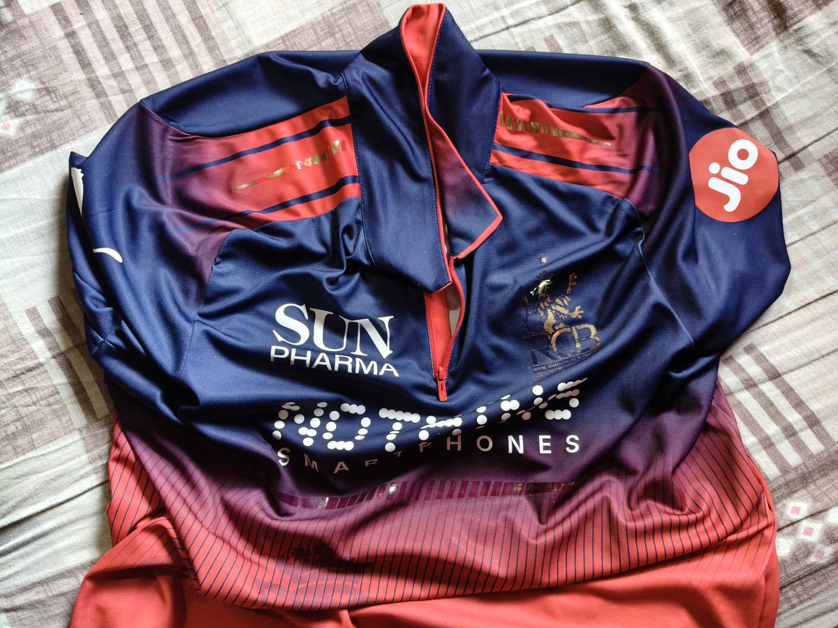 imnithishkumarS's tweet photo. RCB fans help me to reach @pumacricket I bought jersey its logo is going off now. Drop like and comment please tag @PUMA #RCBvsMI https://t.co/3YlG2M6X14