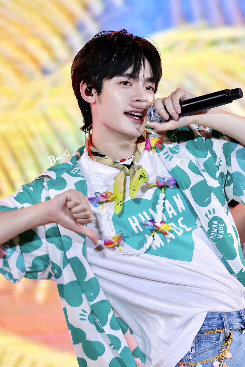 ᗦ↞︎◃︎ tweet media