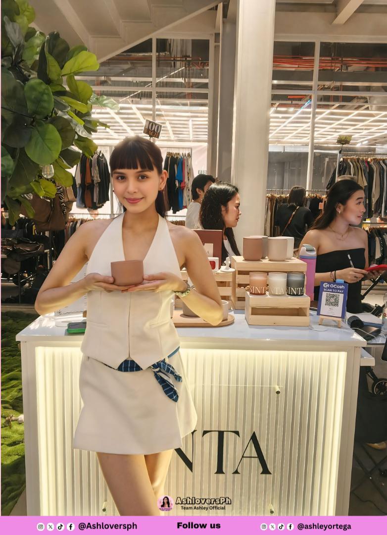 AshLoversPH's tweet photo. Last day of the Bazaar! ✨ 

Don’t miss your chance—visit the Sinta booth with Ashley Ortega at The Corner House until 10PM today! See you there! 💖

#AshleyOrtega #sintaessential #AshloversPH #solidashlovers https://t.co/5Q4wdJJsan