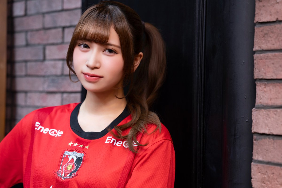 zonewebofficial's tweet photo. 自作ノートで分析📝
異色の“戦術オタク”アイドル #早瀬結実
浦和レッズとの「運命」の出会い

🗣️「小泉選手がきっかけと言っても過言ではないです！」

📸：増田美咲

#まねきケチャ #urawareds @hayaseyumi0131 @maneki_kecak https://t.co/mzrC1g0h6d