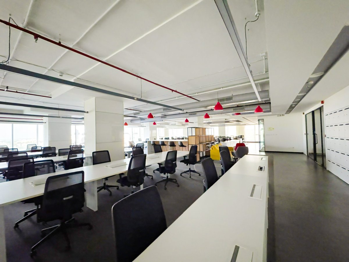 AndhraNexus's tweet image. IBM has leased office space in Lansum Square, Visakhapatnam.

As per STPI data, the facility is expected to host around 502 professionals.

The group is also planning a permanent 30-acre campus in the city. 
#Vizag #IT #AndhraPradesh