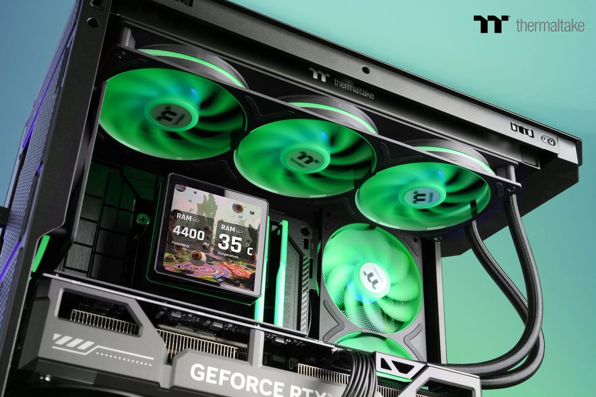 ThermaltakeJ's tweet image. TH360 V3 Ultra ARGB Sync

ポンプカバーに3.95インチLCDパネル搭載。

温度表示やカスタム画像でPCをもっと自分らしく！

さらにシングルフレーム設計の高性能ファンを採用❄️

#Thermaltake 製品が気になったらいいね👇💚