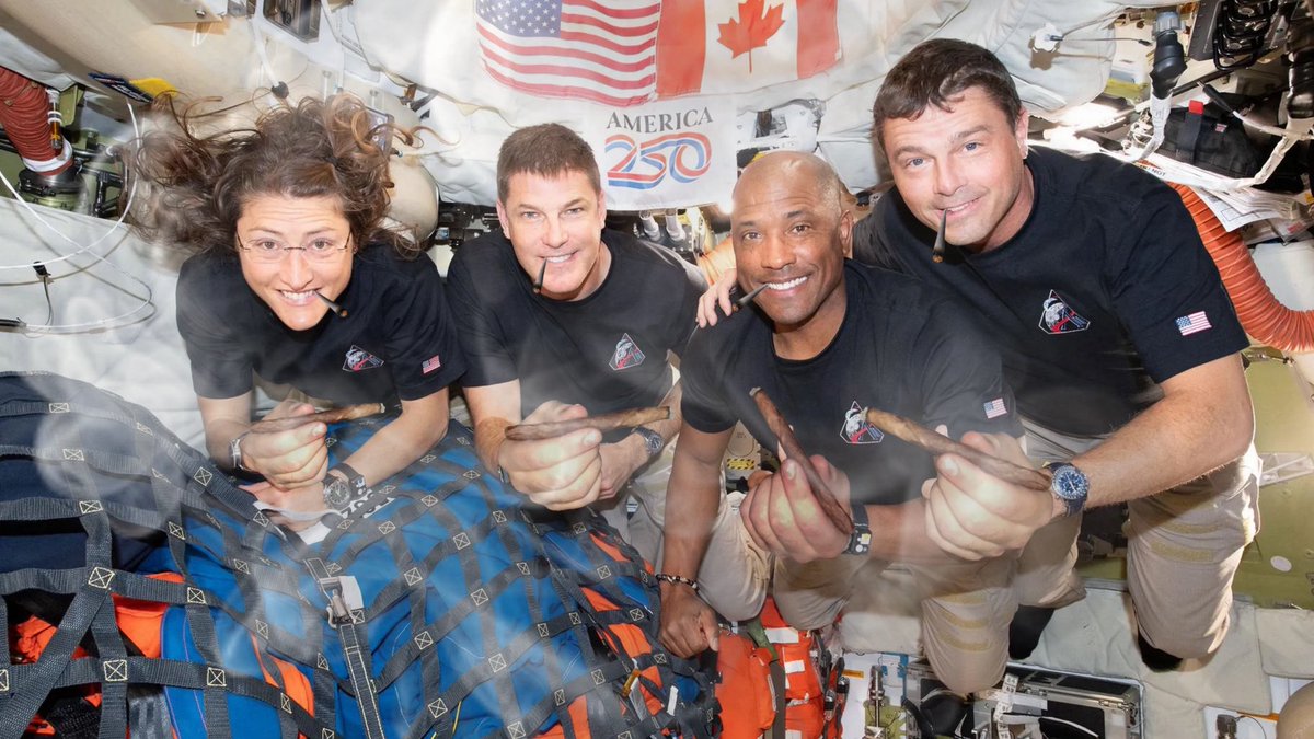 I know astronauts probably aren’t allowed to smoke weed but the Artemis II crew is THE dream blunt rotation