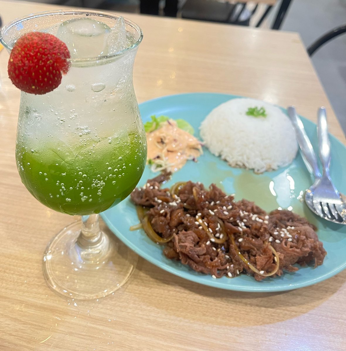 dollychoux's tweet image. #yolo