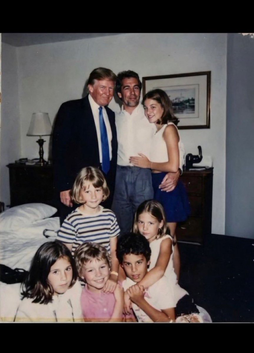 Charles ☭ tweet media