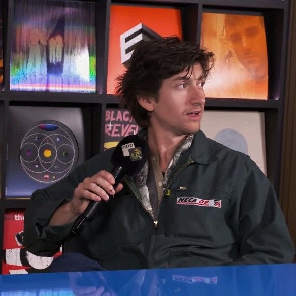 isabelle⚭⋆.ೃ࿔*:･ tweet media