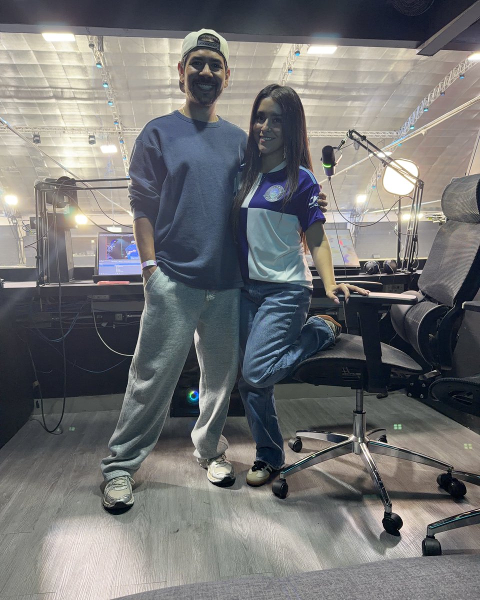 Castro1021 tweet media