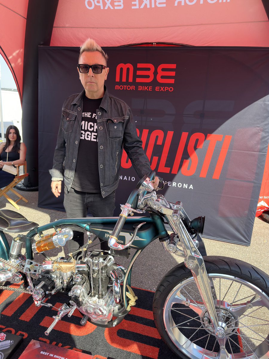VIRGINRINGO's tweet image. Super day today n Milan.. Super #Ridingseason all’idroscalo! Tante moto, tanto sole e tanti amici.. The best!! 🖤 #Custom #motorcycles #dragster #rocknroll #Milan #cars #Djringo