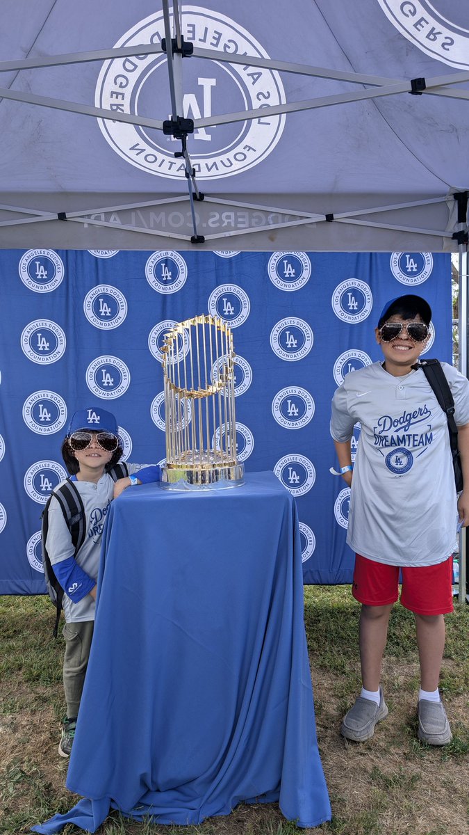 sunnyinca tweet media