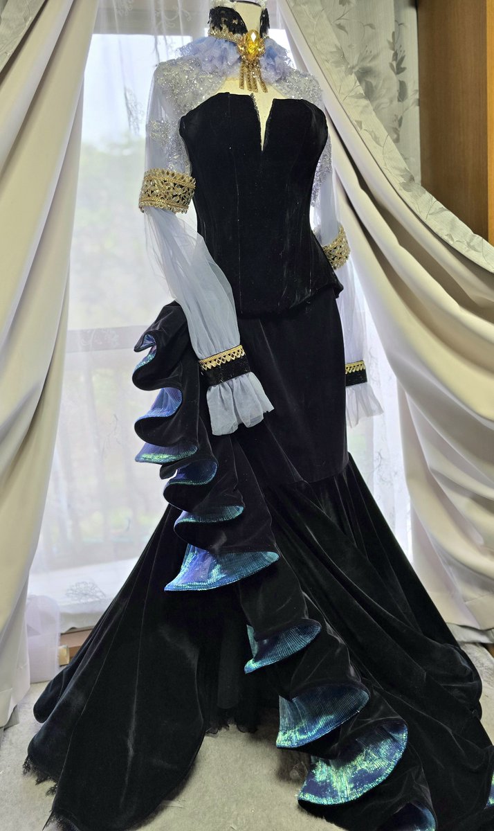 サリエ tweet media