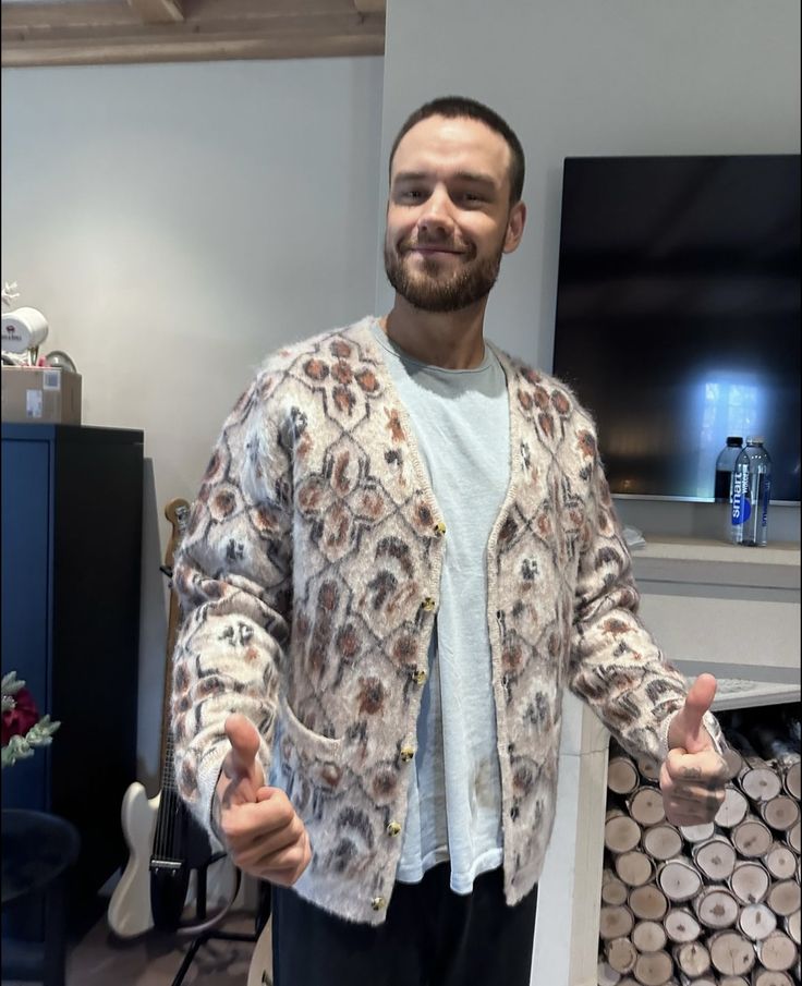 Chelle ❯❯❯❯ next to you liam ×͜× 🧸🕊️💛❤️ tweet media