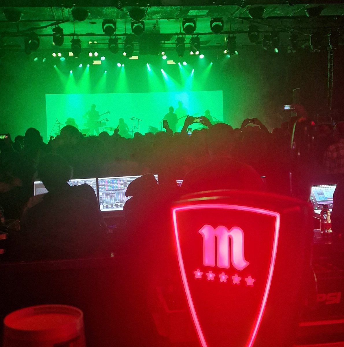 srdeserrano's tweet image. Concierto de los que hacen historia. Qué buen directo tienen @_RufusTFirefly_  🎸 @LaRivieraSala #Aranjuez #rock #psicodelia #electrónica