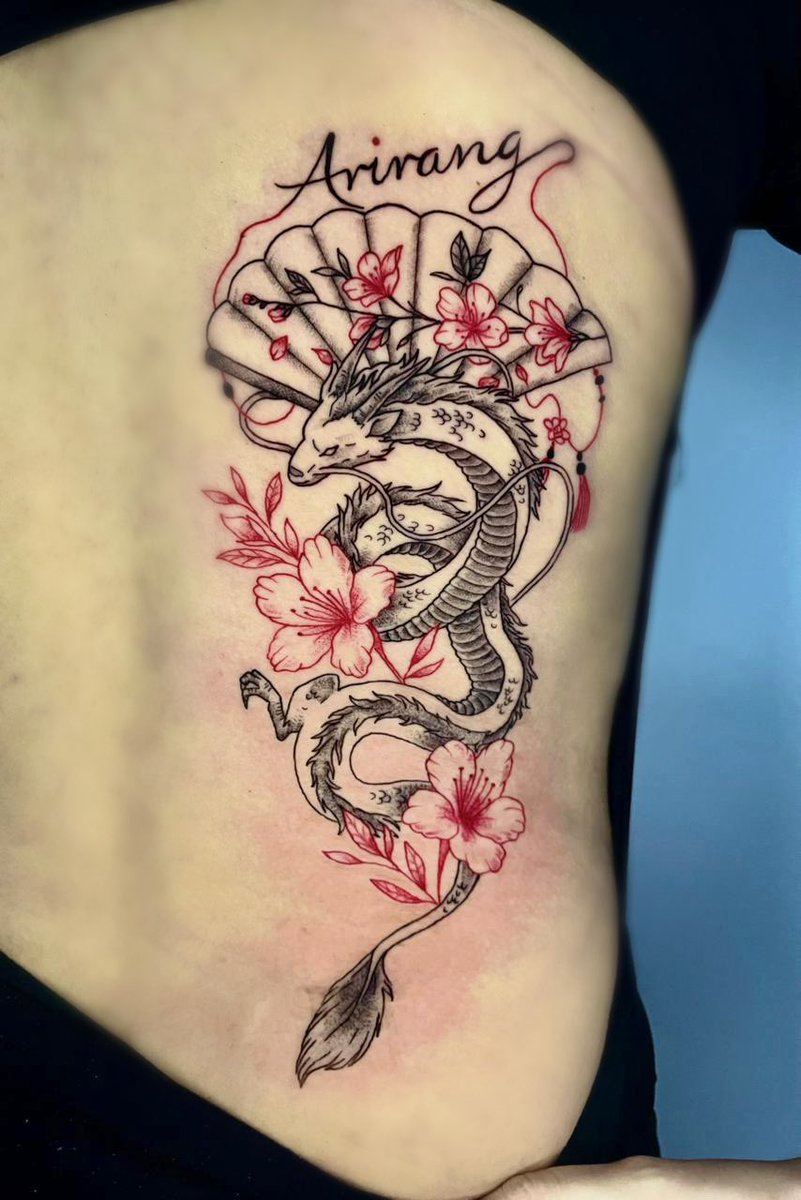 larirang🪭 tweet media